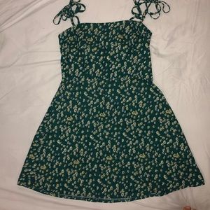 Floral dress | Great for spring and summer |